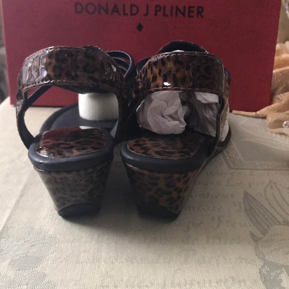 Donald J Pliner, Leopard Wedge Sandal - Picture 4 of 4